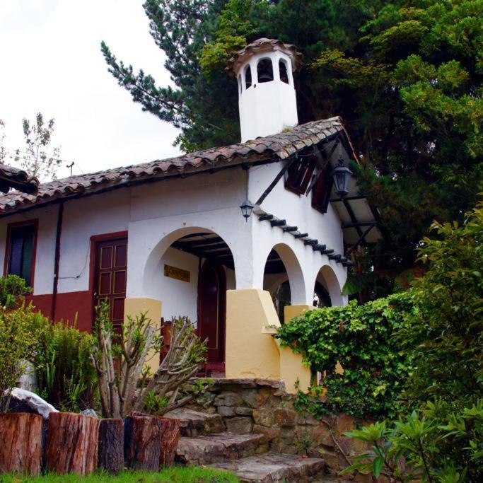 Hotel Y Centro De Convenciones Pueblito De Yerbabuena Paraiso Natural Чия Экстерьер фото