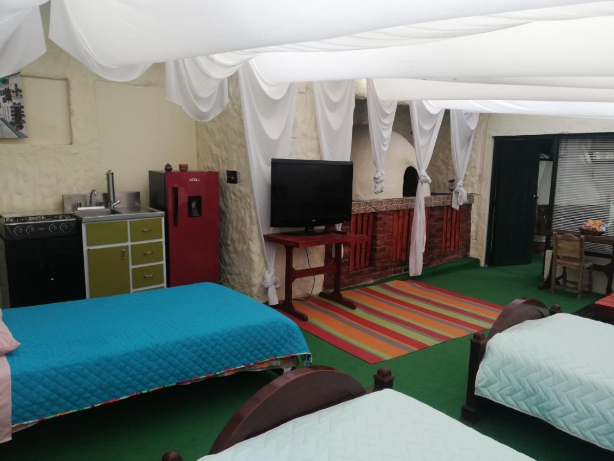 Hotel Y Centro De Convenciones Pueblito De Yerbabuena Paraiso Natural Чия Экстерьер фото